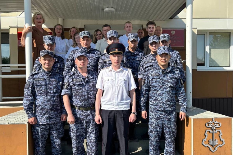 Сотрудники Урайского межмуниципального отдела вневедомственной охраны рассказали печатным СМИ о своей деятельности  