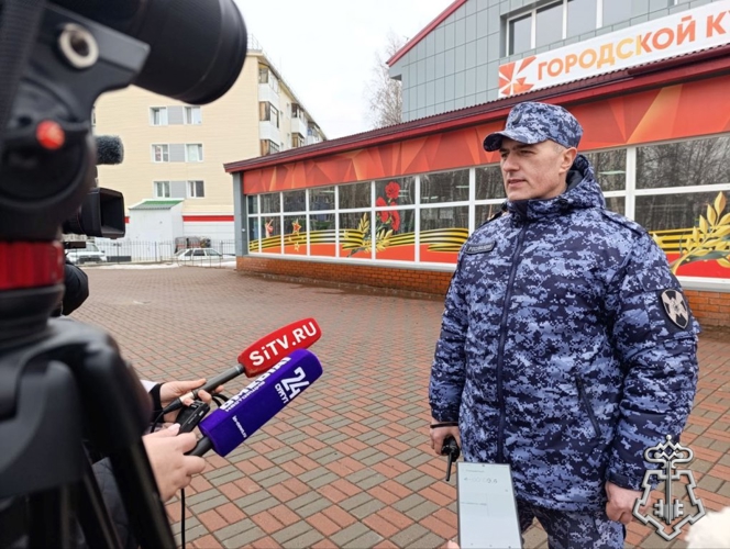 В Югре Росгвардия организовала для журналистов региона дни открытых дверей  