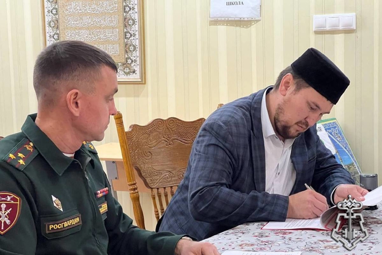 В Югре состоялись рабочие встречи представителей Росгвардии и религиозных конфессий 