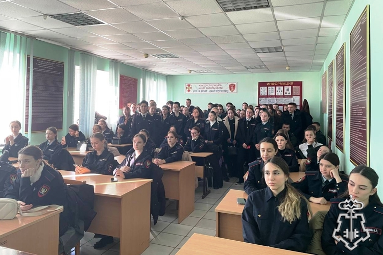Вневедомственная охрана Росгвардии открыла свои двери для юных югорчан