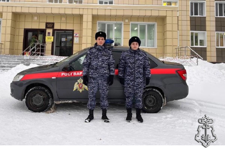  В Югре росгвардейцы разыскали заблудившуюся в лесу местную жительницу