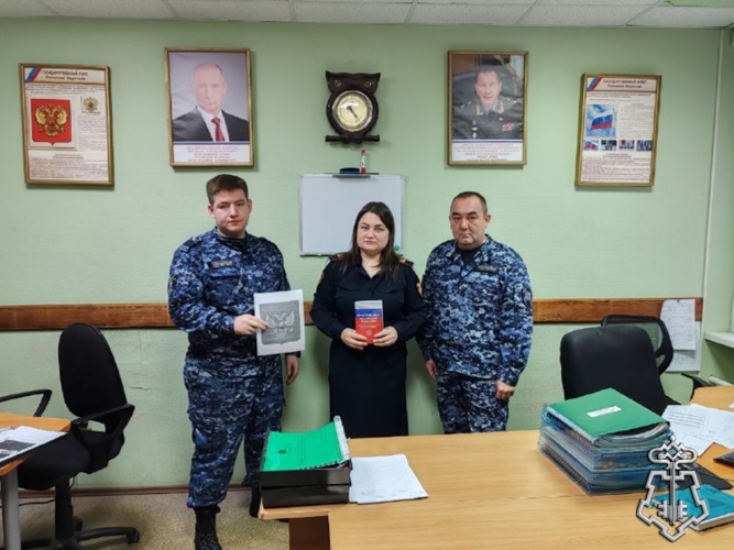 Росгвардейцы в Югре провели встречи с подшефными школьниками, посвященные Дню Конституции России