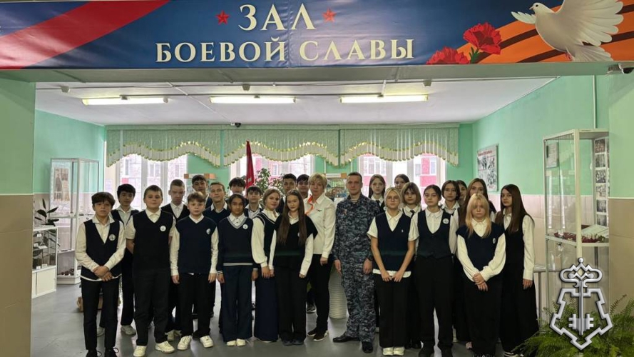 В Югре Росгвардия проводит патриотические и профориентационные мероприятия для школьников