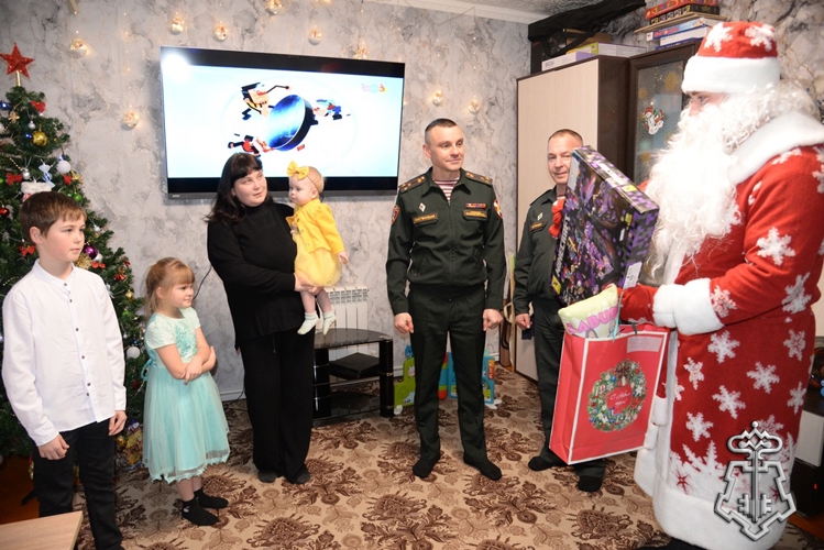 В Югре Росгвардия исполнила мечту 9-летнего Кирилла из многодетной семьи
