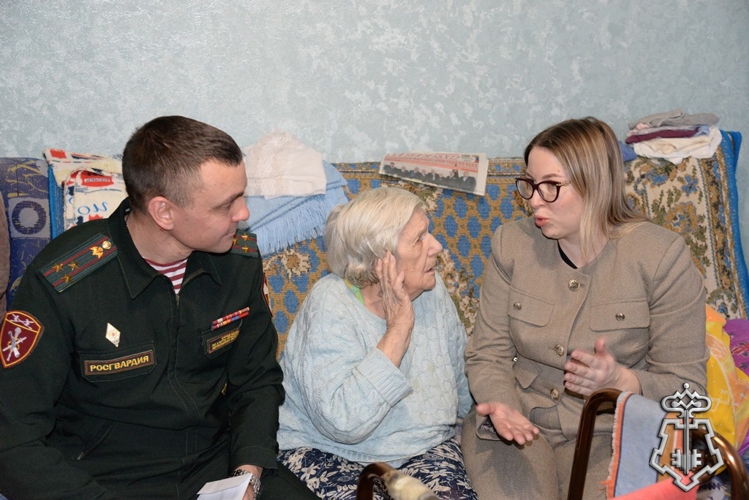В Югре офицеры Росгвардии провели патриотические мероприятия, посвященные 82-ой годовщине со Дня снятия блокады Ленинграда