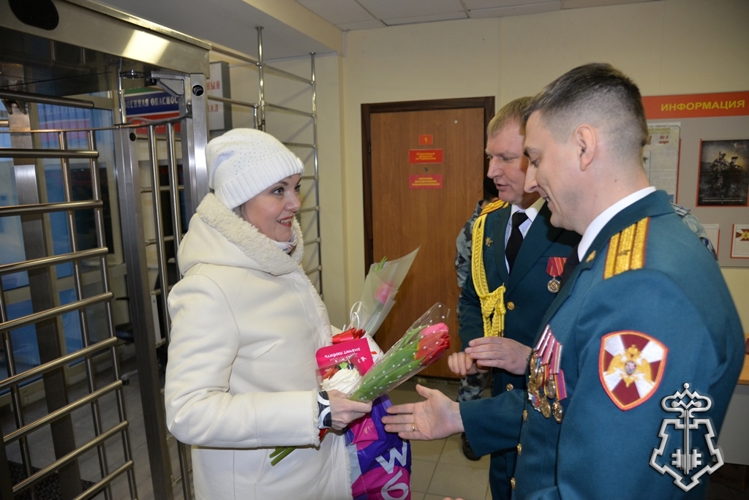 В Югре Росгвардия проводит мероприятия, посвященные Международному женскому дню