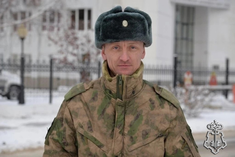 Орден Мужества героически погибшего на СВО росгвардейца передали на хранение его супруге в Югре