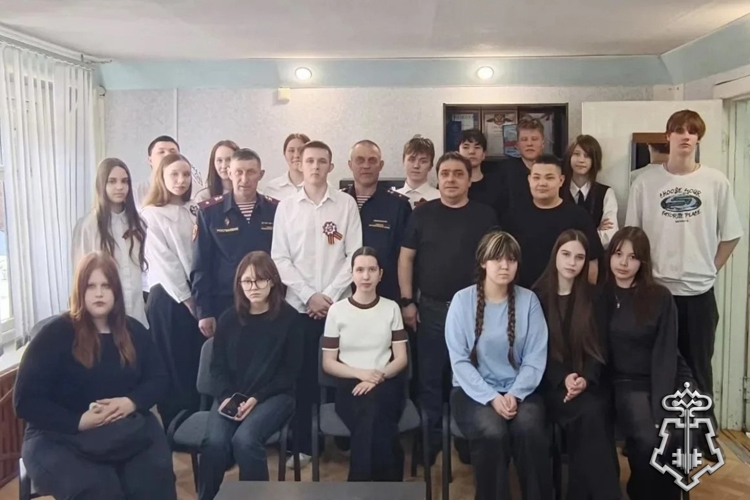 В Югре Росгвардия продолжает мероприятия со школьниками и студентами, посвящённые 215-летию войск правопорядка и 10-летию ведомства