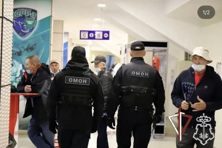 В Югре Росгвардия продолжает обеспечивать безопасность при проведении хоккейных матчей ВХЛ