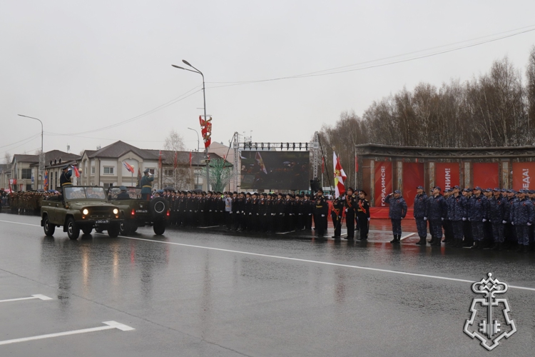 В Югре военнослужащие и сотрудники Росгвардии приняли участие в торжественных мероприятиях, посвященных Дню Победы
