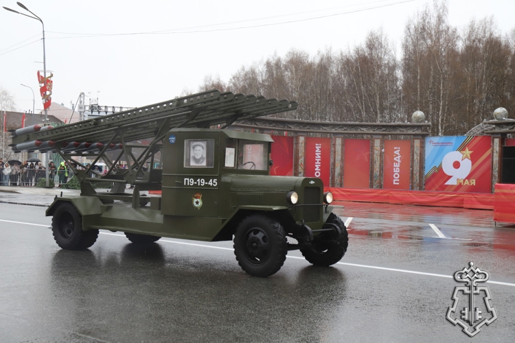 В Югре военнослужащие и сотрудники Росгвардии приняли участие в торжественных мероприятиях, посвященных Дню Победы