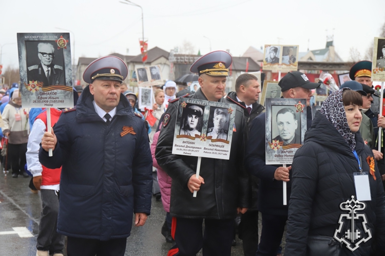 В Югре военнослужащие и сотрудники Росгвардии приняли участие в торжественных мероприятиях, посвященных Дню Победы