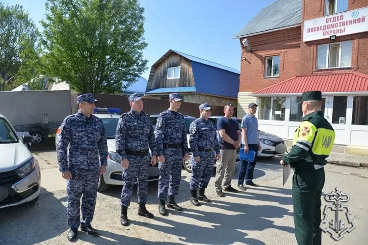 В Югре Росгвардия провела ежегодный технический осмотр служебного автотранспорта