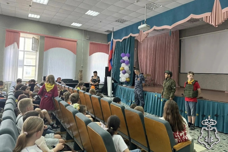 В Югре Росгвардия провела мероприятия ведомственной акции «Каникулы с Росгвардией» для студентов и школьников