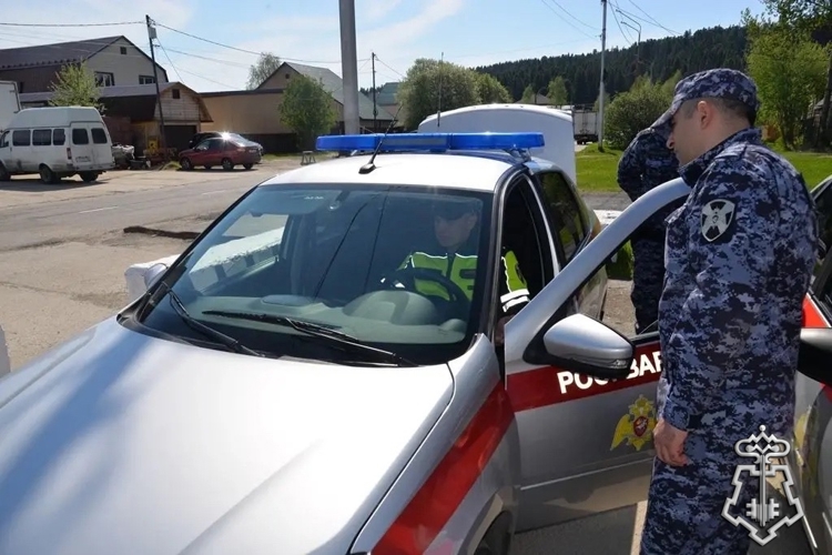  В Югре Росгвардия провела ежегодный технический осмотр служебного автотранспорта