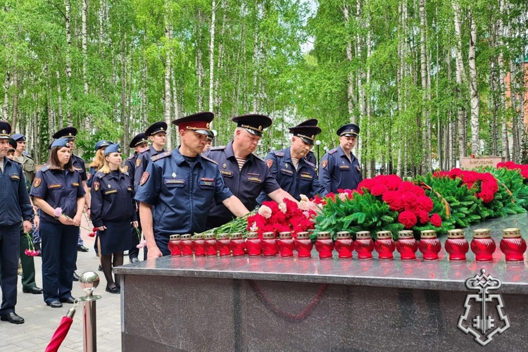 В день памяти и скорби Росгвардия почтила память участников Великой Отечественной войны в Югре