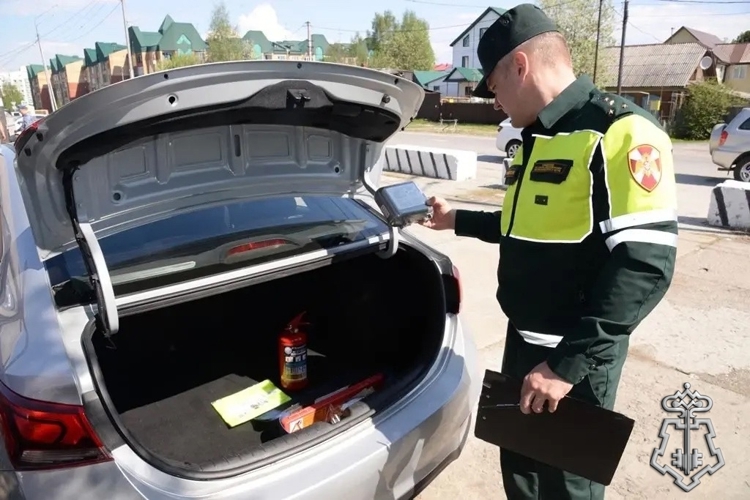  В Югре Росгвардия провела ежегодный технический осмотр служебного автотранспорта