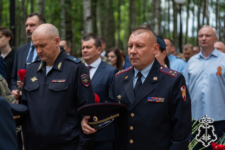 В день памяти и скорби Росгвардия почтила память участников Великой Отечественной войны в Югре