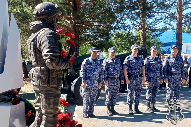 В Югре росгвардейцы почтили память ветеранов боевых действий