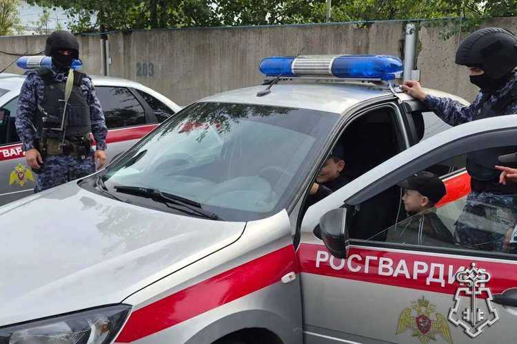 Росгвардейцы провели уроки безопасности для юных югорчан