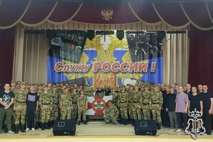 В Югре Росгвардия организовала профориентационные встречи с молодежью региона