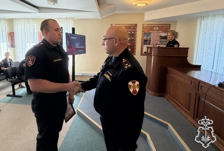 В Югре накануне 10-летия теруправления Росгвардия рассказывает региональным журналистам о представителях различных профессий