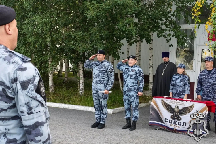 Росгвардейцы приняли участие в праздничных мероприятиях, приуроченных ко Дню государственного флага Российской Федерации в Югре