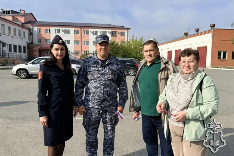 Росгвардейцы приняли участие в праздничных мероприятиях, приуроченных ко Дню государственного флага Российской Федерации в Югре