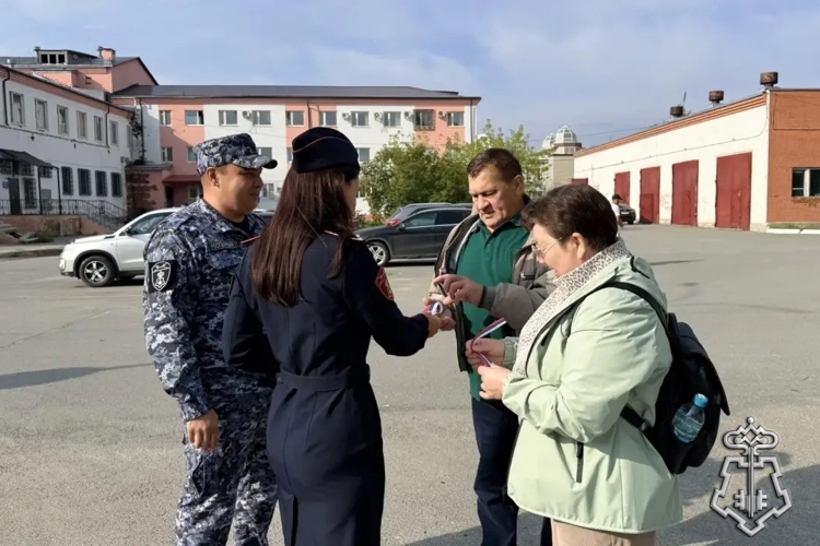 Росгвардейцы приняли участие в праздничных мероприятиях, приуроченных ко Дню государственного флага Российской Федерации в Югре