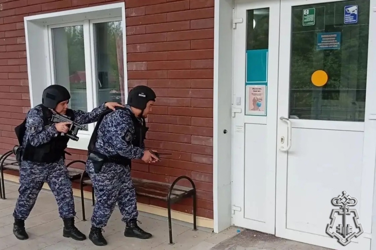 Росгвардейцы приняли участие во всероссийских учениях на объектах образования  в Югре