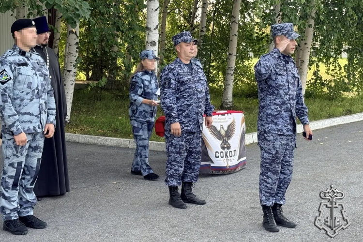 Росгвардейцы приняли участие в праздничных мероприятиях, приуроченных ко Дню государственного флага Российской Федерации в Югре