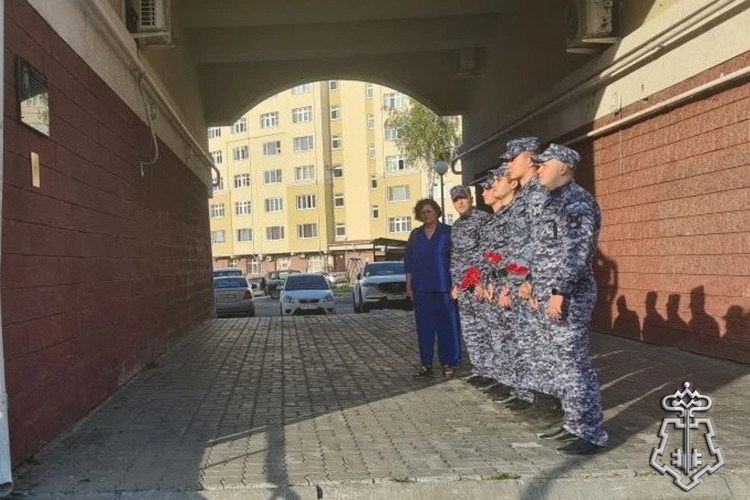 В Югре росгвардейцы почтили память кавалера Ордена мужества, погибшего при исполнении воинского долга