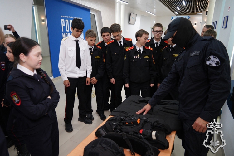 Масштабную встречу с молодежью Югры организовала Росгвардия к 10-летию регионального управления ведомства 