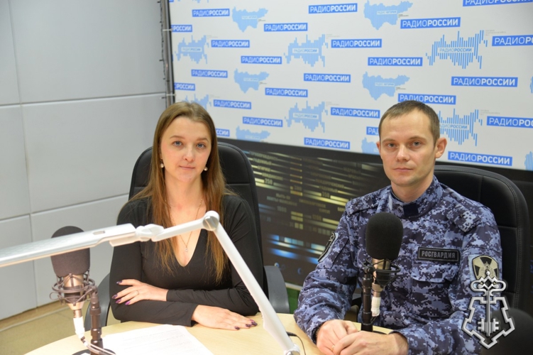 Офицер Росгвардии принял участие в авторской радиопрограмме, посвященной 74-й годовщине вневедомственной охраны