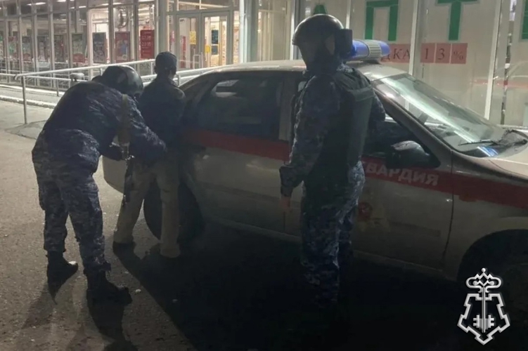 В Югре вневедомственная охрана Росгвардии пресекла опасные действия гражданина в неадекватном состоянии
